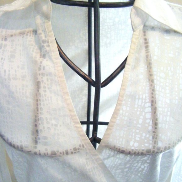 White Wrap Side Tie Sheer Patterned Blouse Size XS - Picture 2 of 8